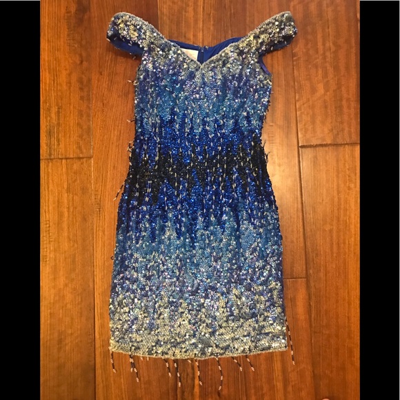 Nadine Dresses & Skirts - Sparkly beaded formal dress